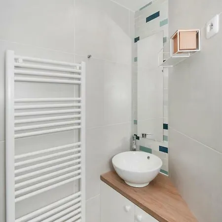 Well-designed Flat With Balcony And View Over