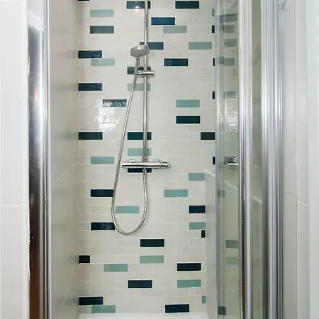 דירה Well-designed Flat With Balcony And View Over פריז